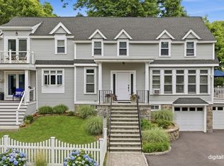 3 Galloupes Ter, Swampscott, MA 01907