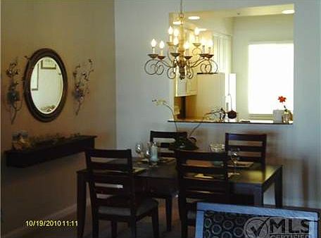 5th image of 15 Harbour Isle Dr W Unit 103