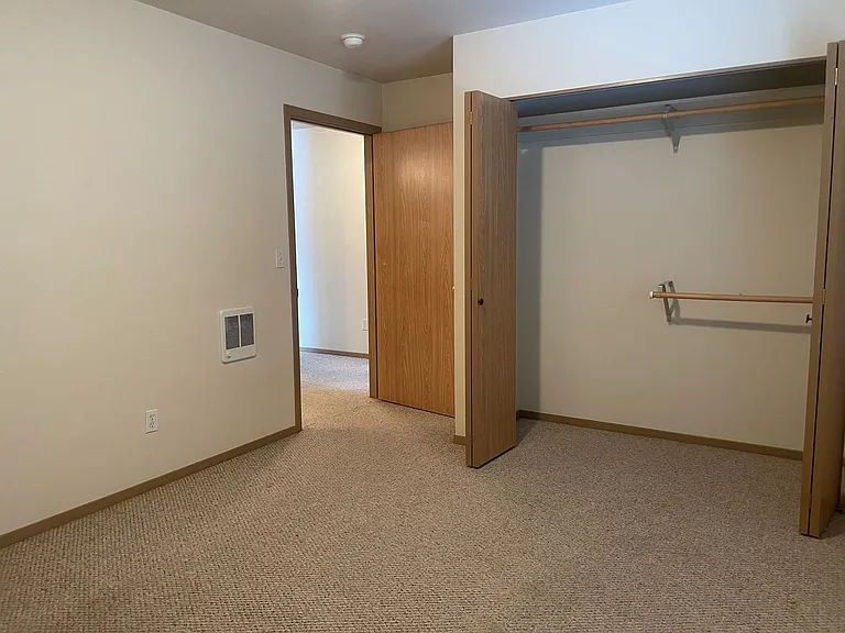 595 Eastmont Ave — Photo 9