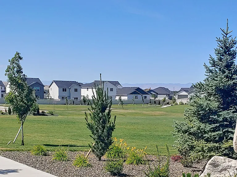 2395 W Opalite Dr — Photo 36