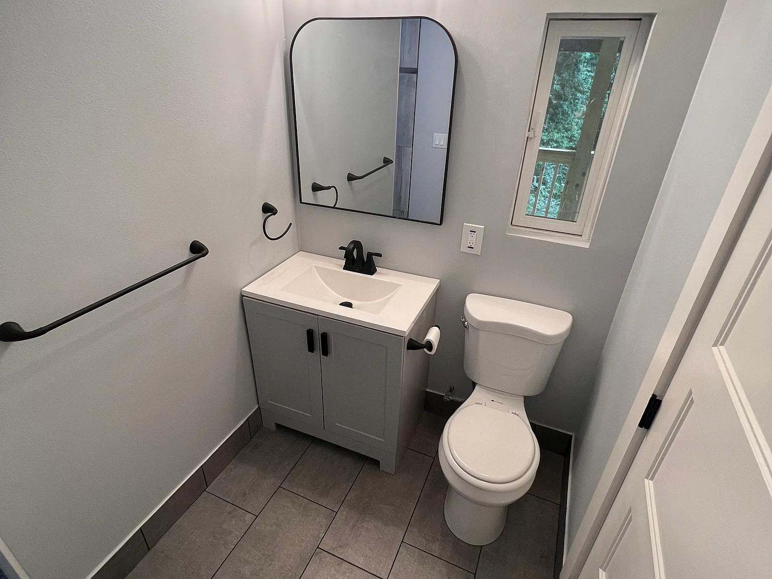 2Br/1Ba Home in East Knoxville — Photo 4