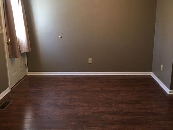 4th image of 2270 Jamestown Ct
