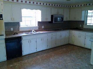 124 Ware Ave, Waycross, GA 31501