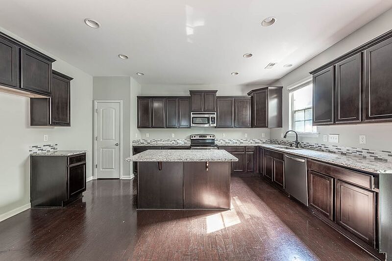 1st image of 506 Applecross Dr