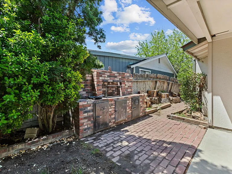 2513 Silver Sage Dr — Photo 17