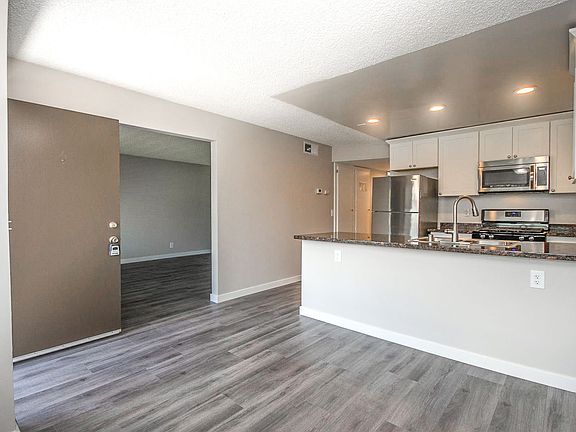 3rd image of 1921-1927 West Dr #25-F