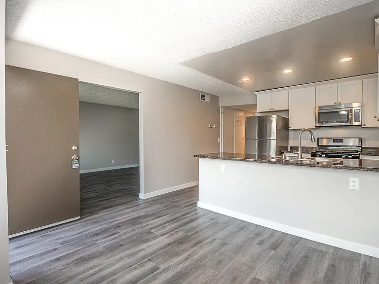 West Palm Apartments — Photo 27