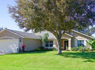 8 Ferndale Ln, Palm Coast, FL 32137