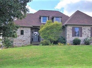 121 Portsmouth Ln, Frankfort, KY 40601