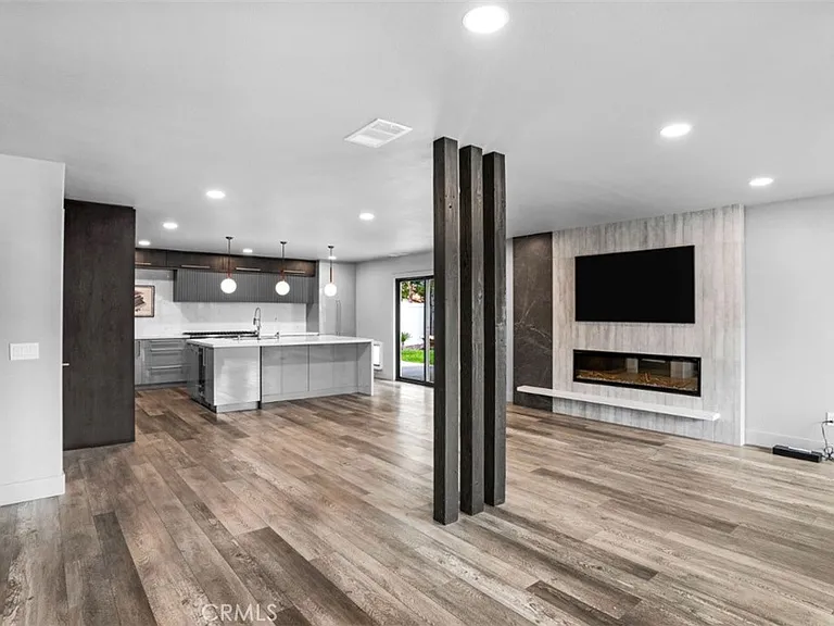 24050 Canyon Lake Dr N — Photo 11