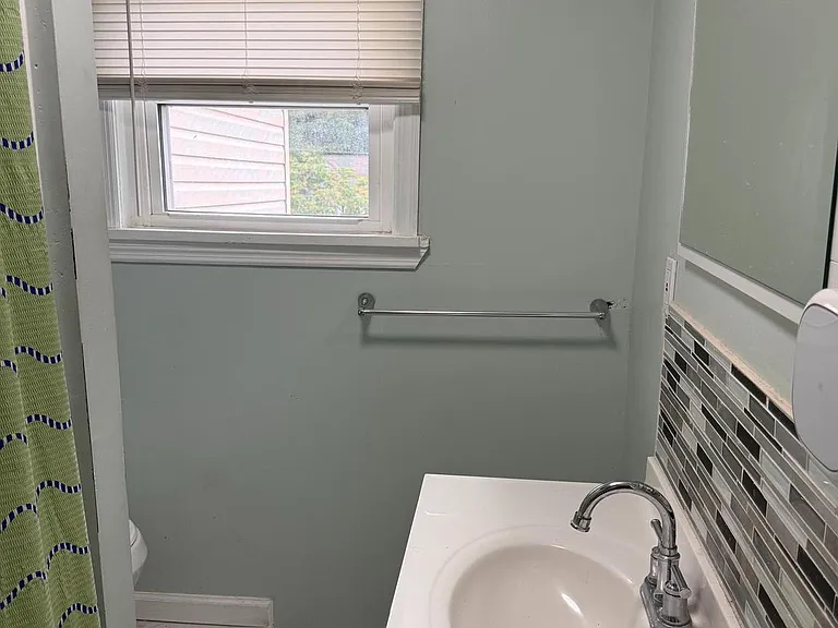 607 2nd Ave #B — Photo 9