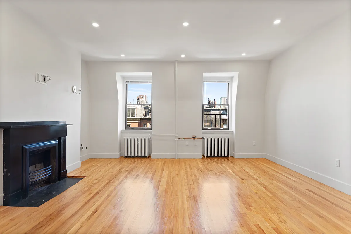 Building Photo - 233 Beacon St #11