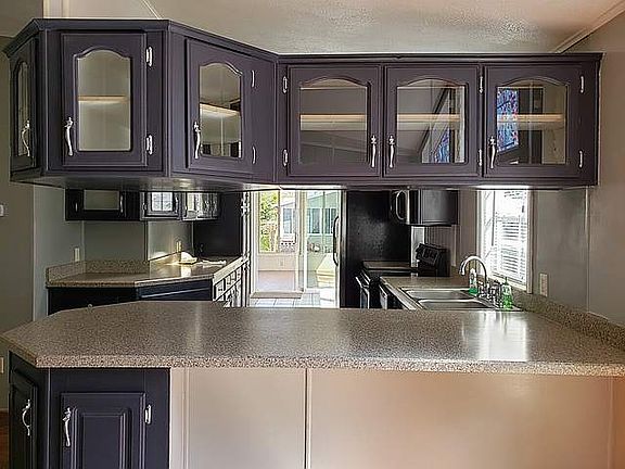 2nd image of 456 Kingslake Dr