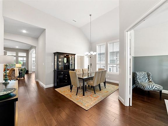 3rd image of 2314 Terry Ave