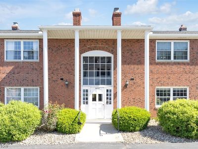 2854 Pease Dr APT 203S, Rocky River, OH, 44116