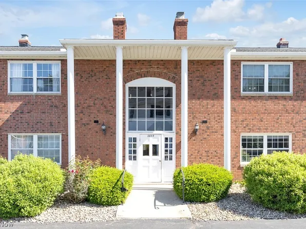 2854 Pease Dr APT 203S, Rocky River, OH 44116