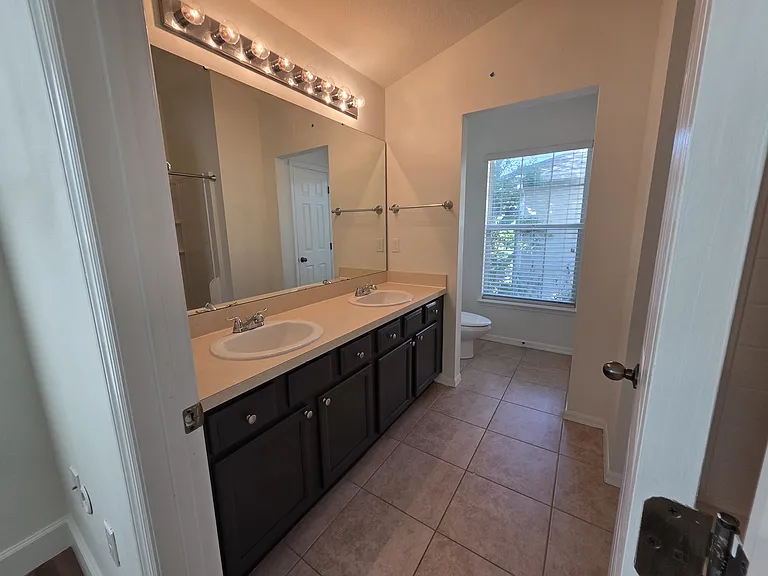 6738 Breezy Palm Dr — Photo 21