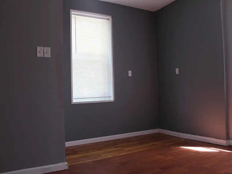 4261 Russell Blvd — Photo 12