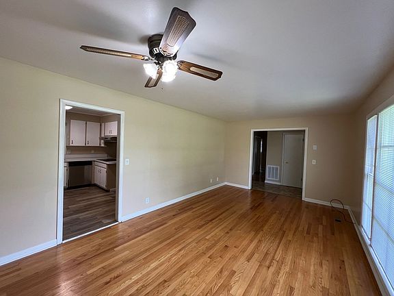 3rd image of 1315 Lakeshore Dr