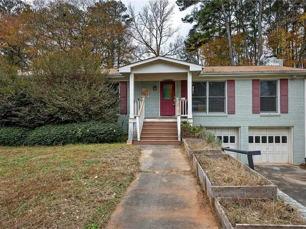1572 Darwen Ln, Tucker, GA 30084