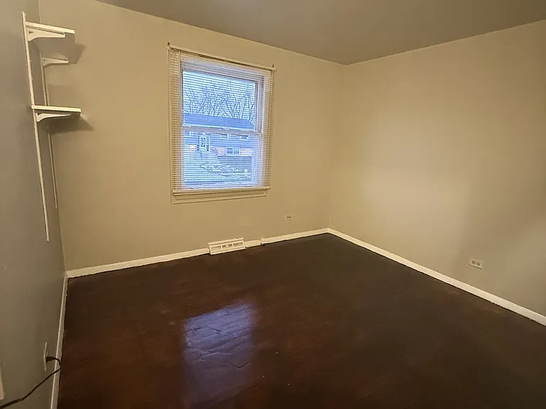3327 Laurel Ln — Photo 9