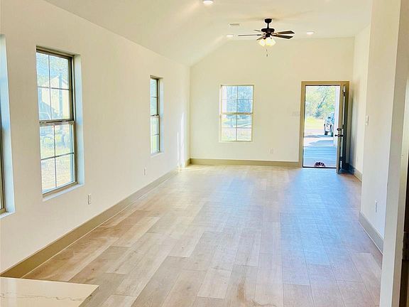 3rd image of 241 19th St