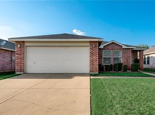 4312 Hunters Creek Dr, Fort Worth, TX 76123