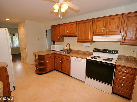 3rd image of 1182 Tanager Dr