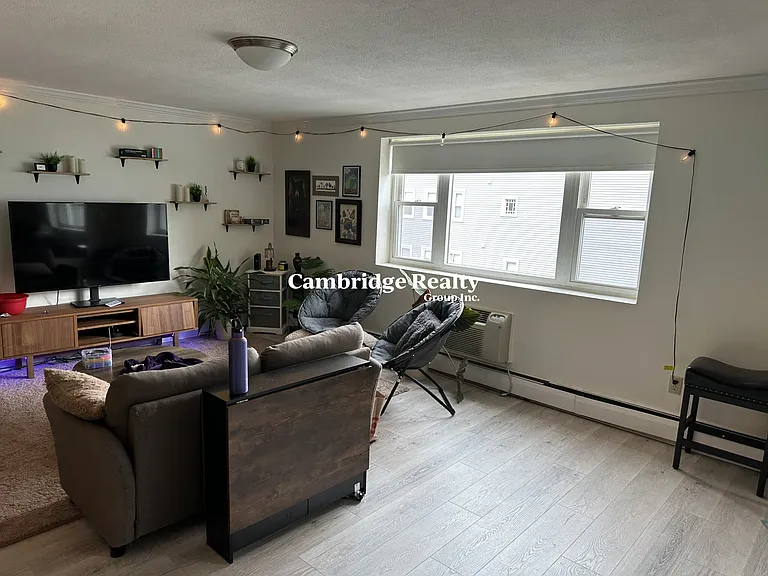 16 Westford St #6T — Photo 6