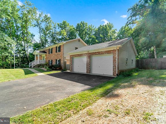 2nd image of 148 Autumn Dr