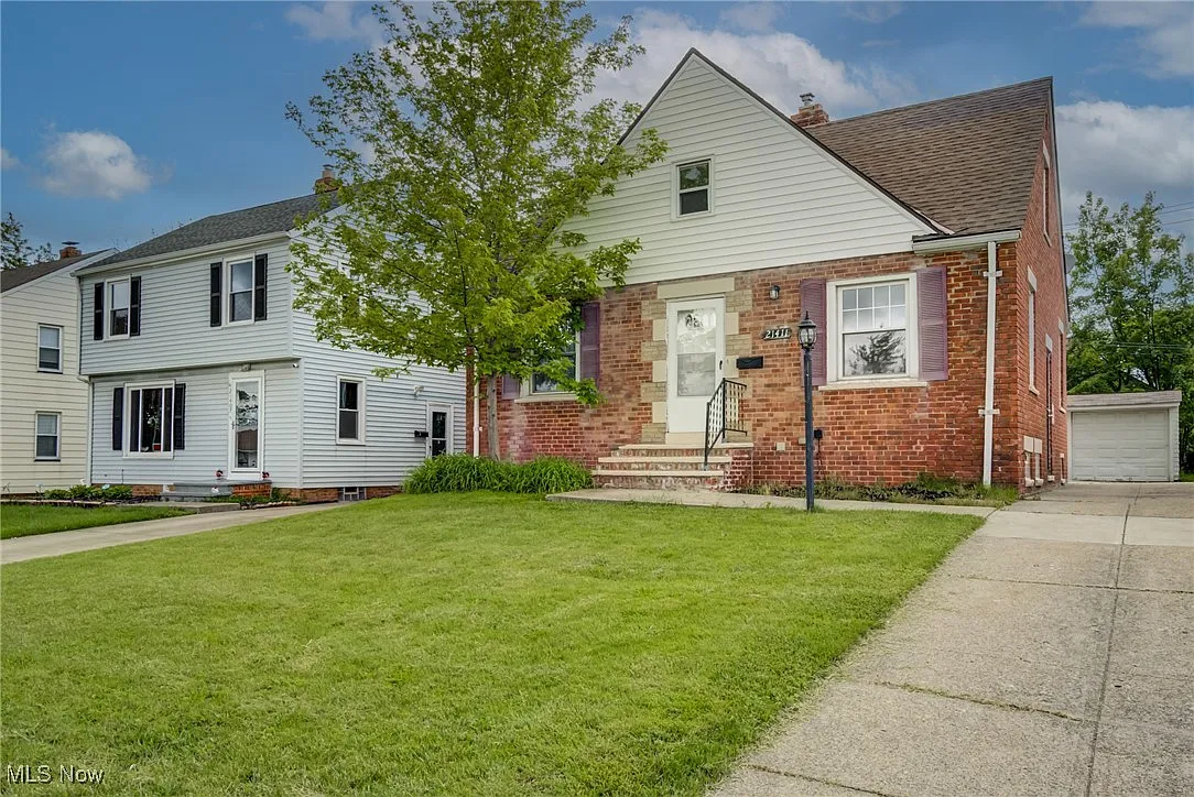21411 Clare Ave photo 1