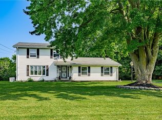 5459 Upper Mountain Rd, Lockport, NY 14094