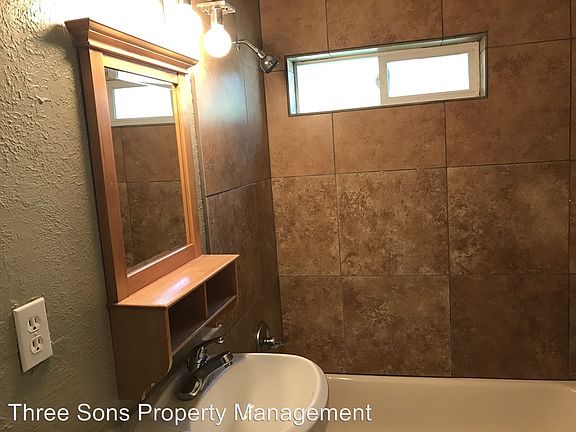 4th image of 201 Alcazar St NE APT 1