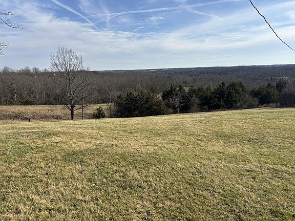 3rd image of 1823 Liberty Ridge Rd