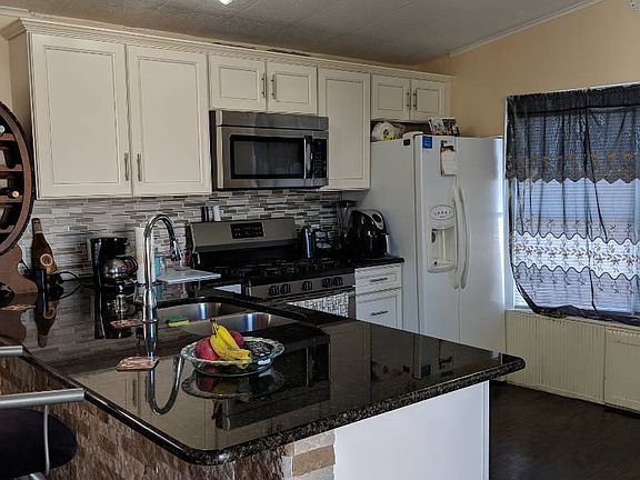 2nd image of 366 Eland Dr
