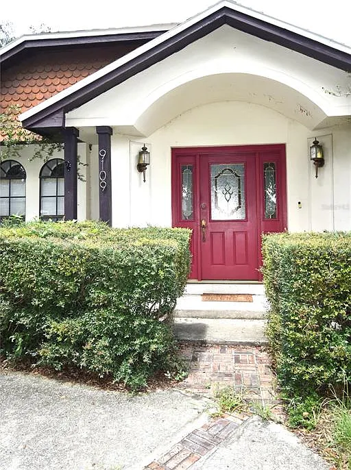 3 bed, 2.0 bath, 1836 sqft, $2,395 — Photo 2