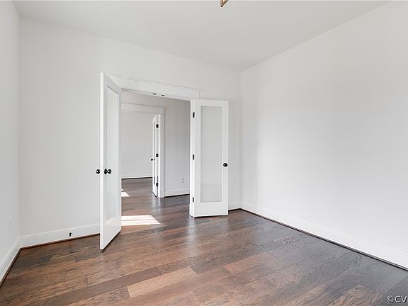 5th image of 510 Maple Ave