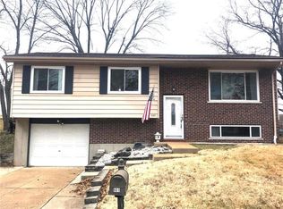 601 Robin Dr, Arnold, MO