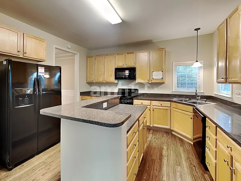 5584 Cambridge Bay Dr — Photo 4