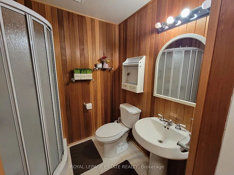 256 Sylvan Ave #LOWER — Photo 12