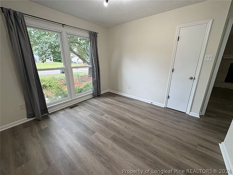 491 Oates Dr — Photo 9