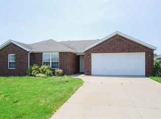 906 Summitchase Rd, Bentonville, AR 72712