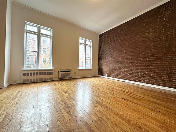 4th image of 65 W 83rd St APT 4