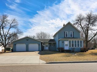730 Powers St, Stewart, MN 55385