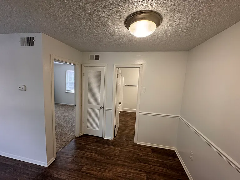 Hunting Ridge Apartments — Photo 24