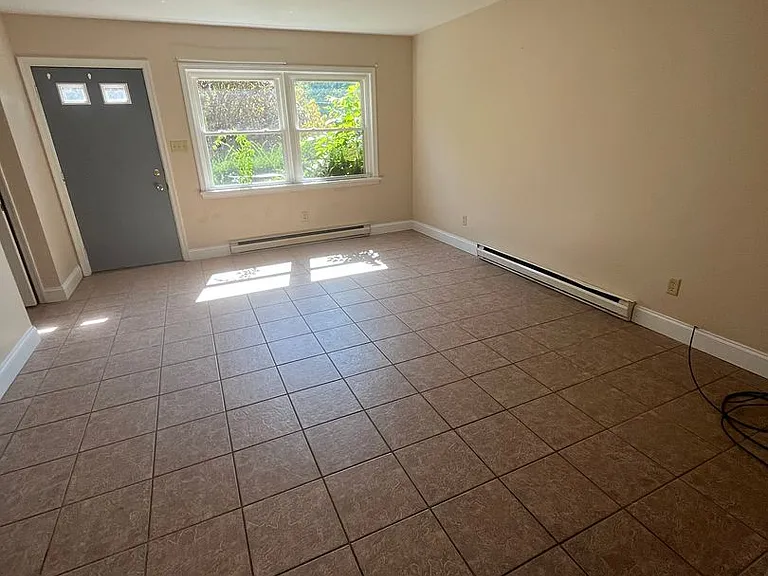186 E Main St — Photo 6