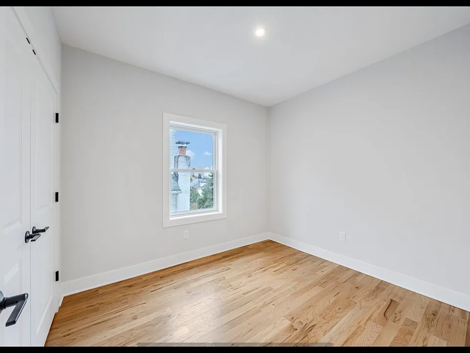 443 John St #1