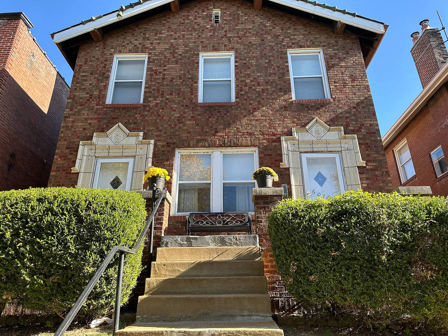 2 bed, 1000 sqft, $1,100 — Photo 1