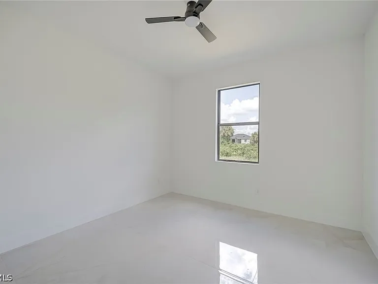 5905 Sunshine Blvd N — Photo 17