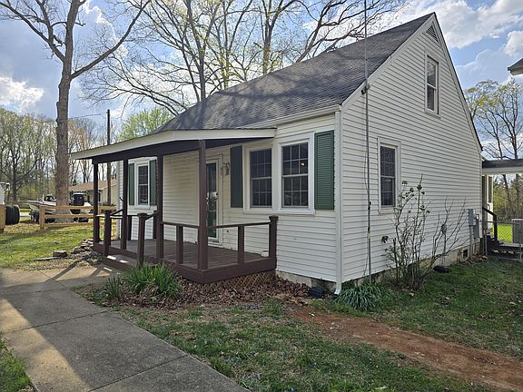 2nd image of 307 Spring Rd #307